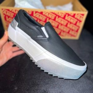 VANS Platform Shoes BRAND NEW IN BOX!! SIZE 7!